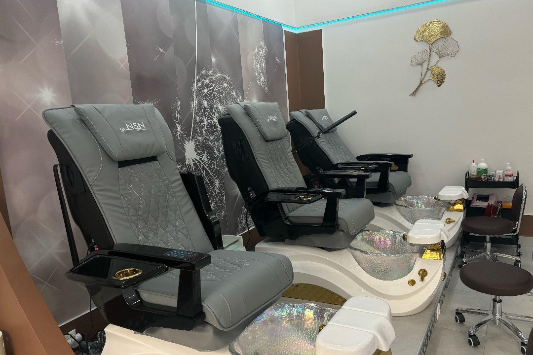 MÔNNA Nails & Beauty, 7. Bezirk, Wien
