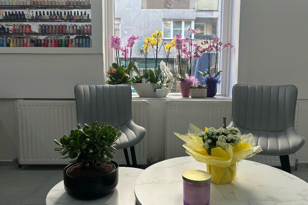 MÔNNA Nails & Beauty, 7. Bezirk, Wien