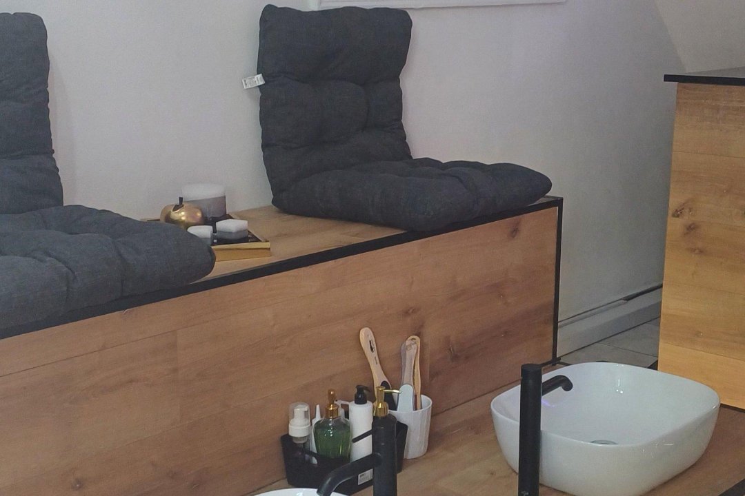 Genius Nails Salon & More, Kallithea, Αττική
