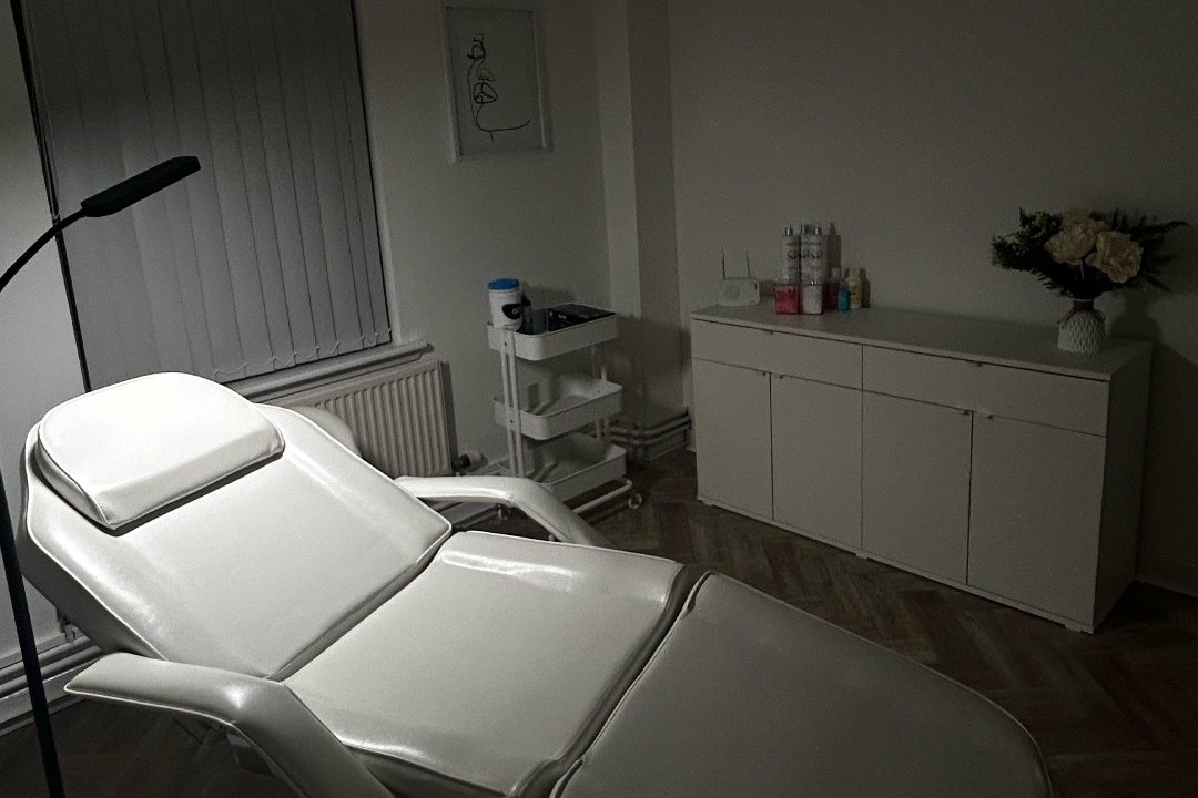 De Meo Clinic, Abbotsinch, Glasgow Area