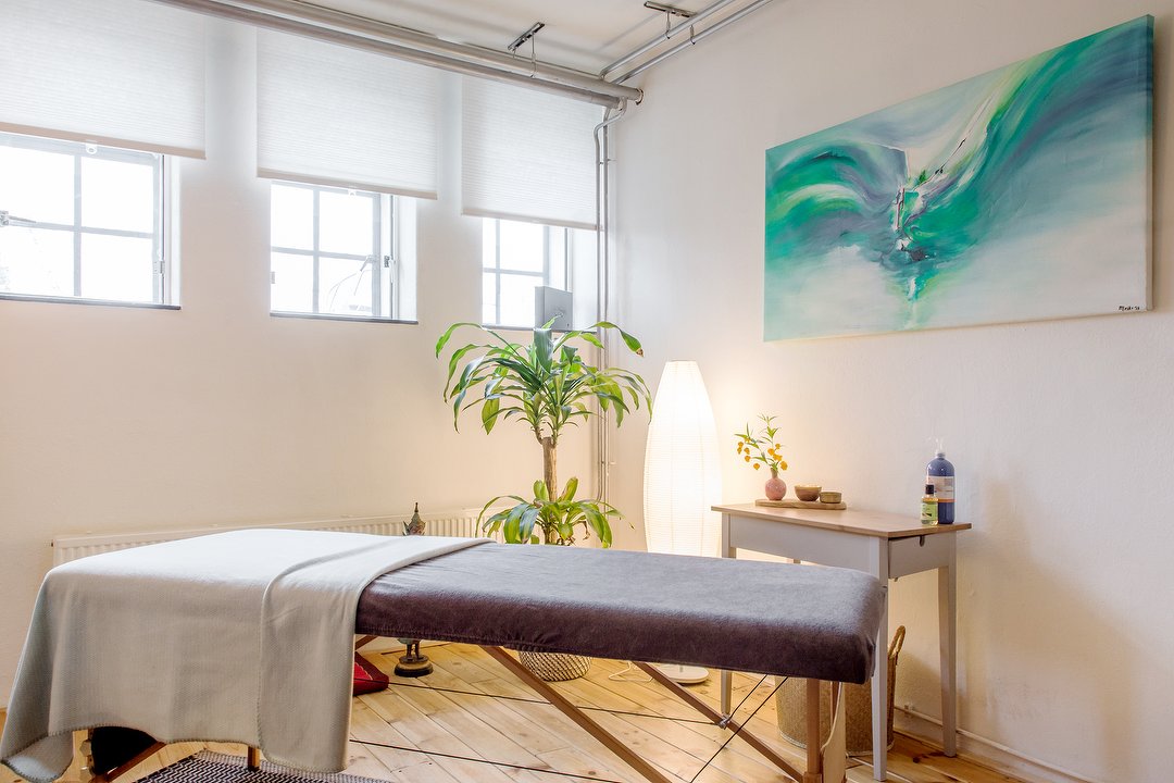 Anneke Polak ~ holistische massage, Rivierenwijk, Utrecht