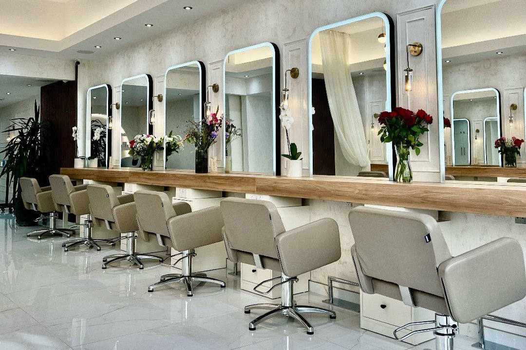 Mun Hair, Crouch End, London