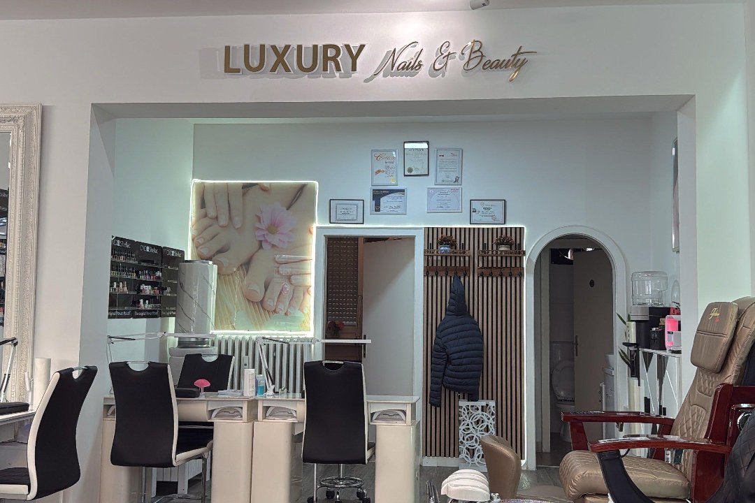 Luxury Kosmetik - München, Theresienstraße, München