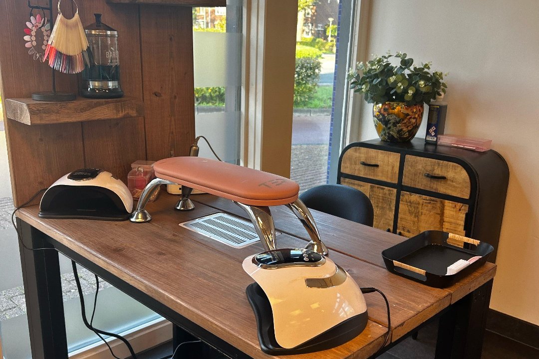 Dalena beauty, Monarchvlinderlaan, Utrecht