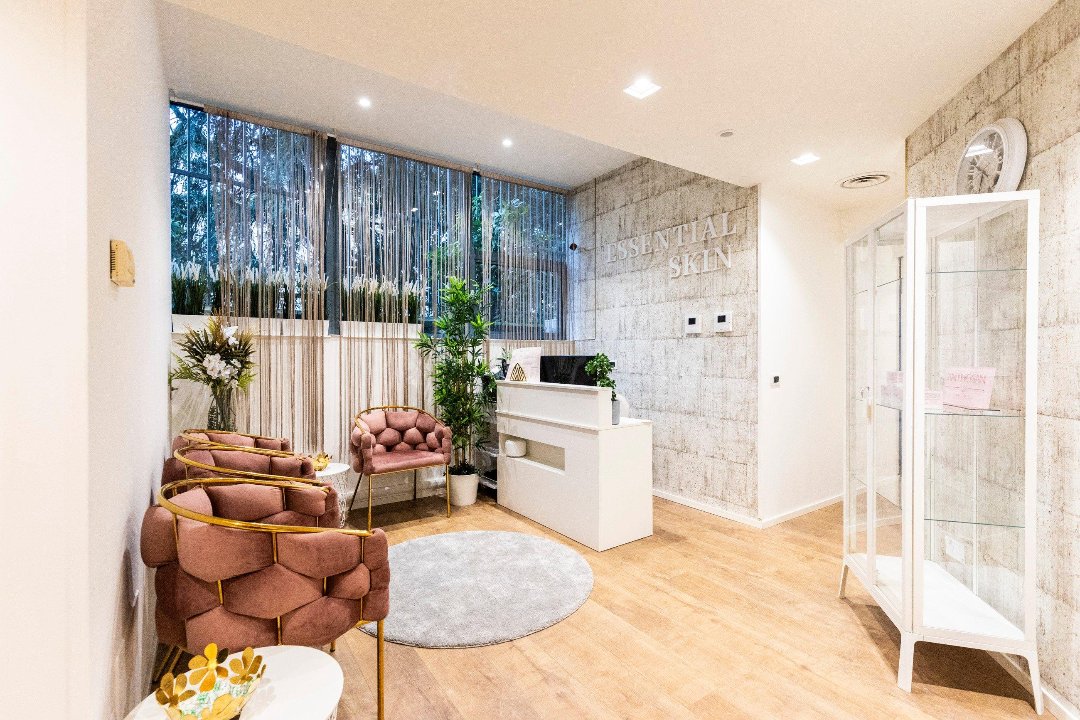 Essential Skin Beauty — Nail  Laser & Benessere, Via Larga, Milano