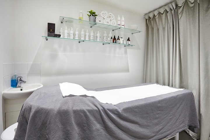 AF Beauty Kingston - Sourcils & cils Lower floor, 22 Market Place - Photo de galerie - OneBooking