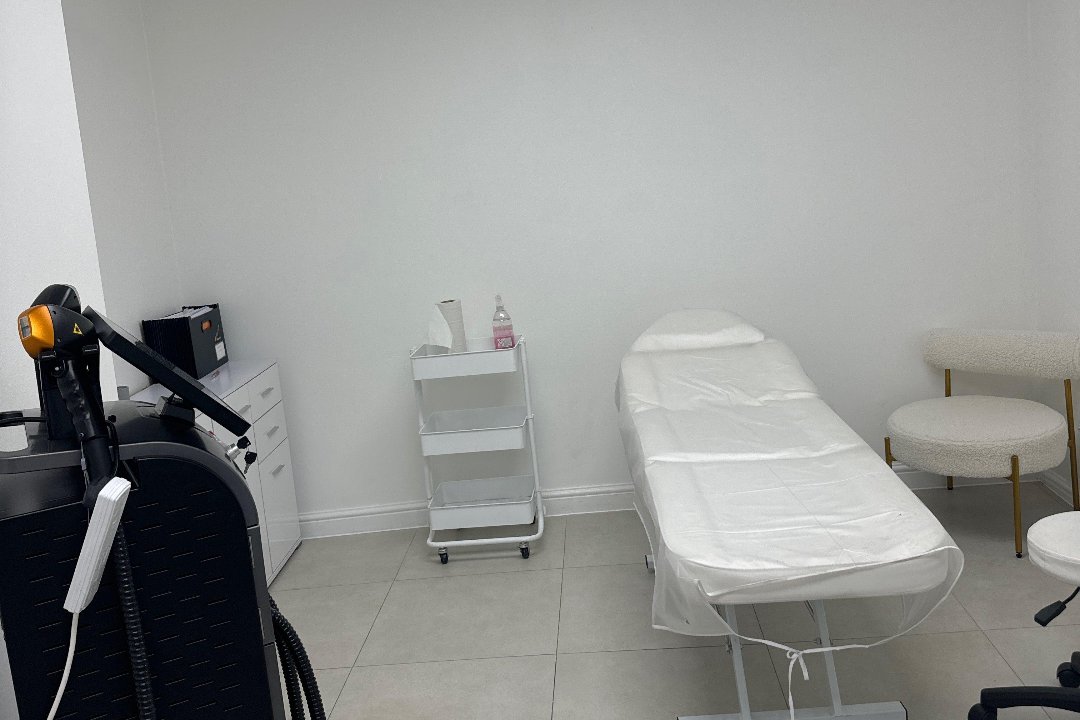 Mel Advanced Clinic, Bounds Green, London