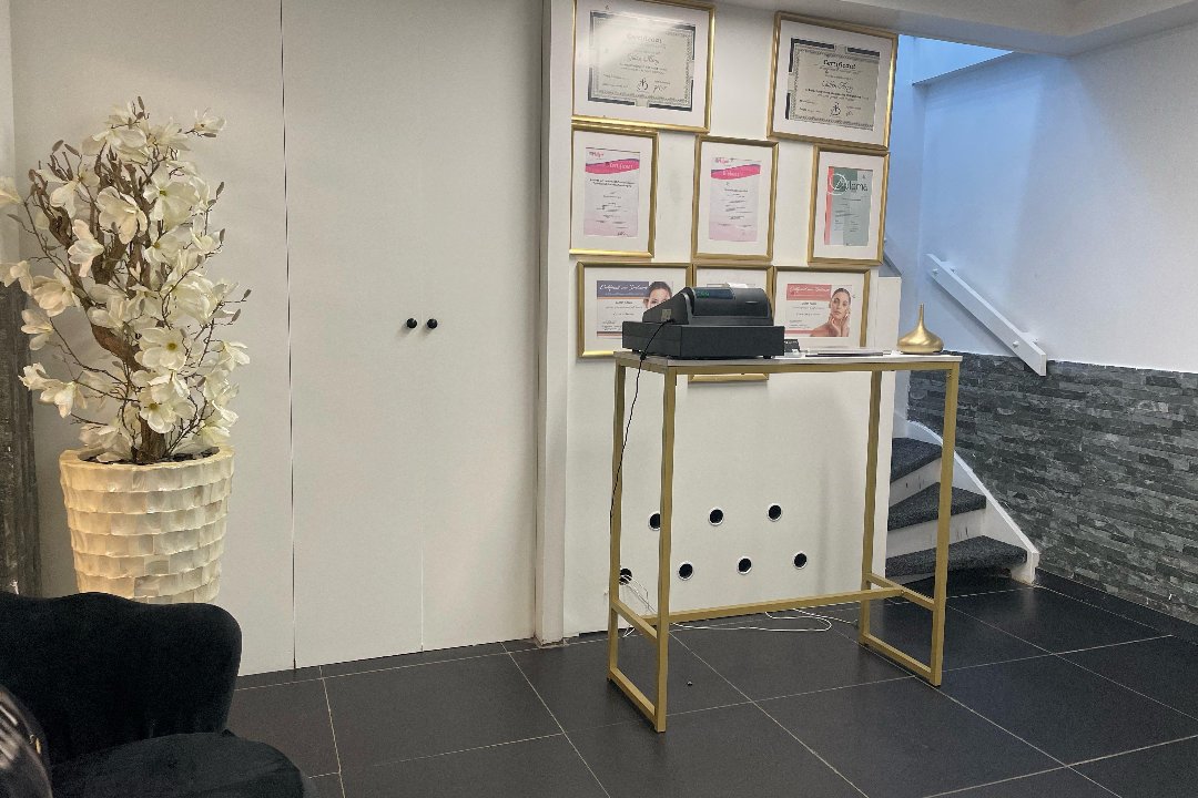 Gulten Absay Beauty clinic, De Gaarde, Den Haag
