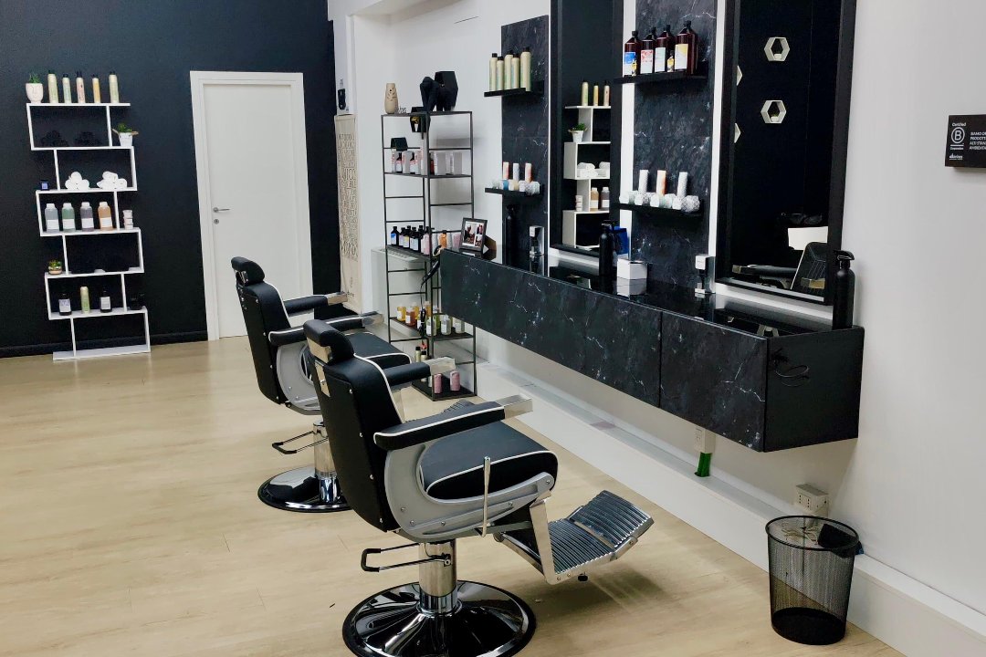 Elegance Hair Studio, Dalmine, Lombardia