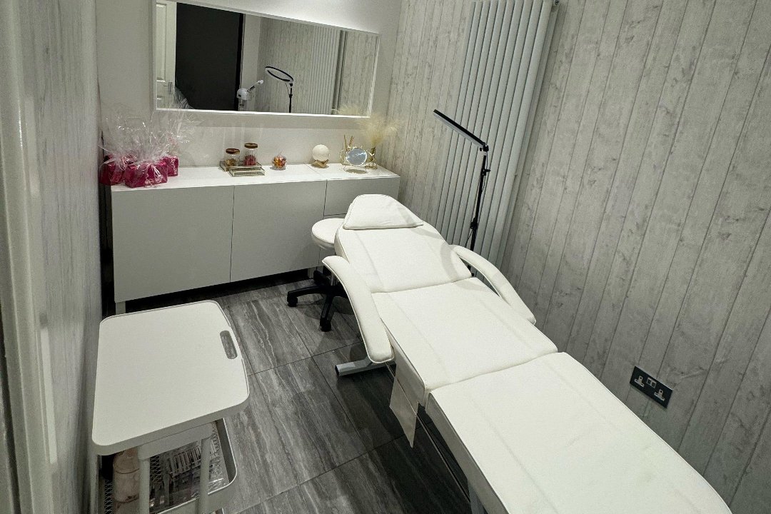 RafaLoviz Beauty and Lashes, Albert Square - Stockwell, London