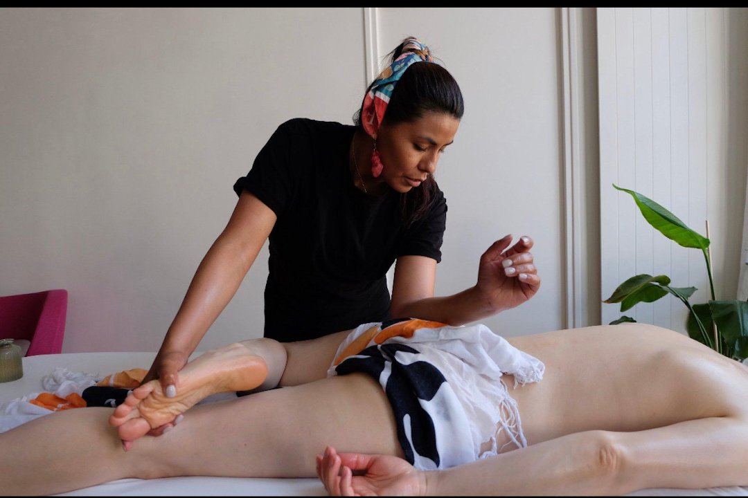 Akahai - Lomilomi, Rue Montorgueil, Paris