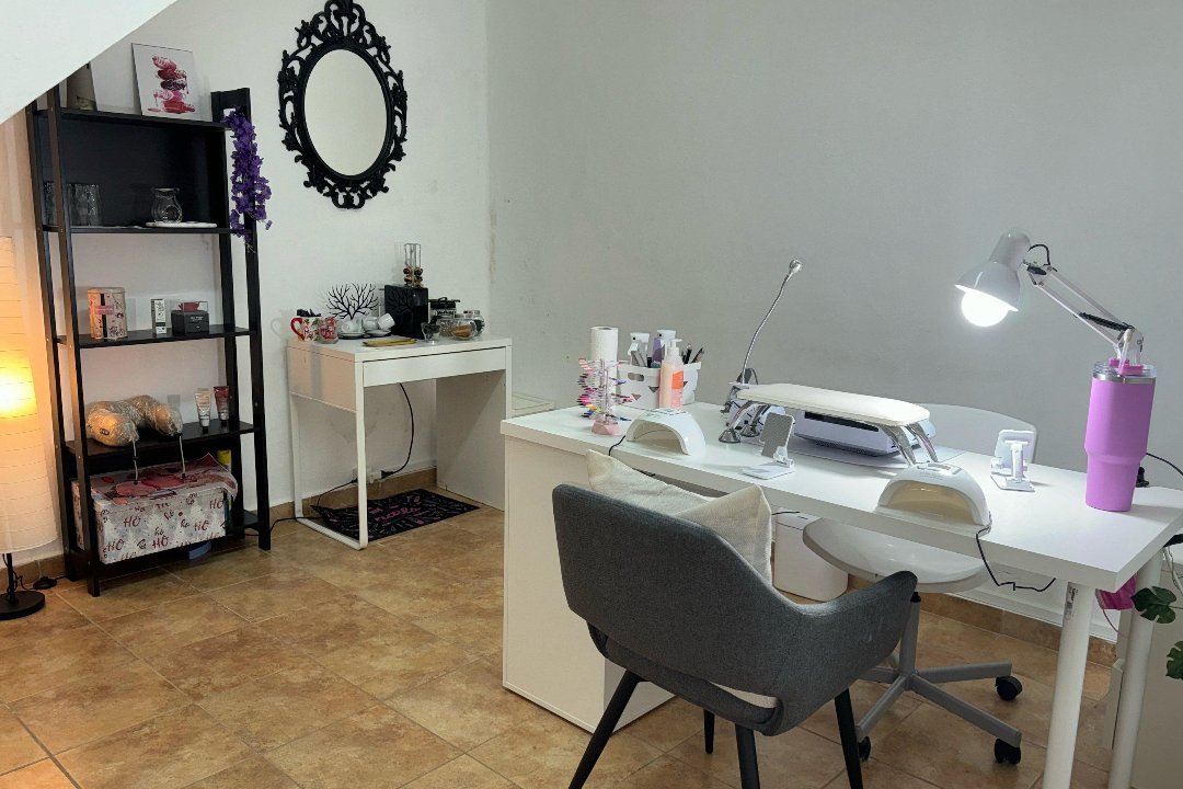 Sra. Lu Nails - Manicure Brasileira, Distrito de Lisboa