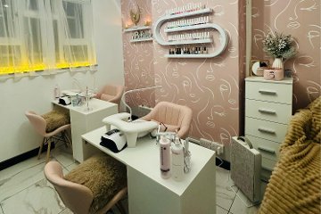 Fade & Polish Nail Studio