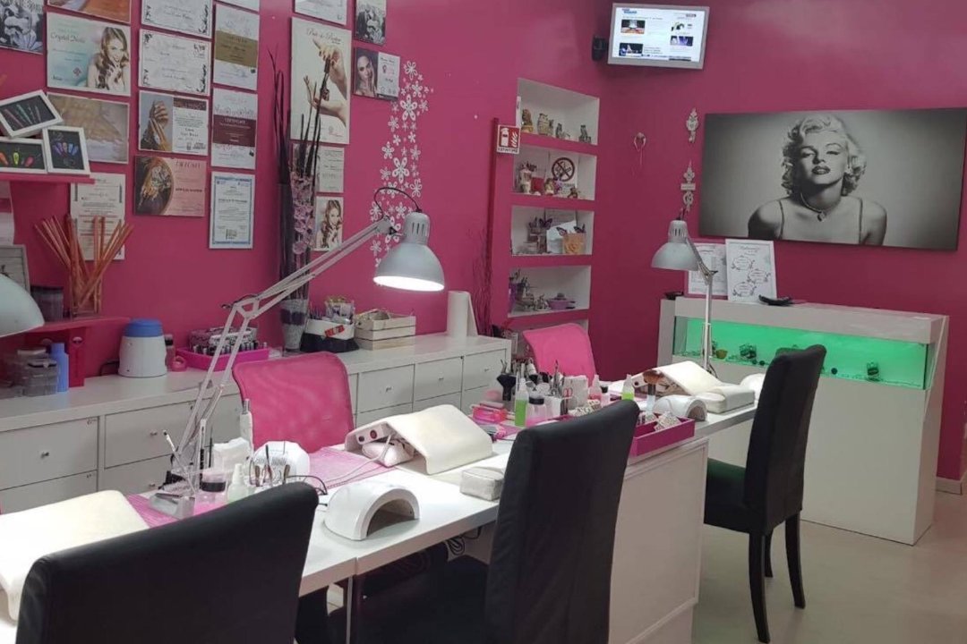 Nailsmania, Lunghezza, Roma