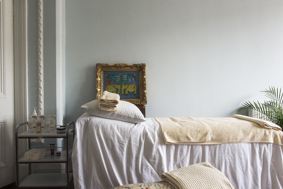 Dolly & Mop Beauty, Coates, Edinburgh