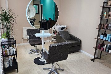 Kerry at KMHair