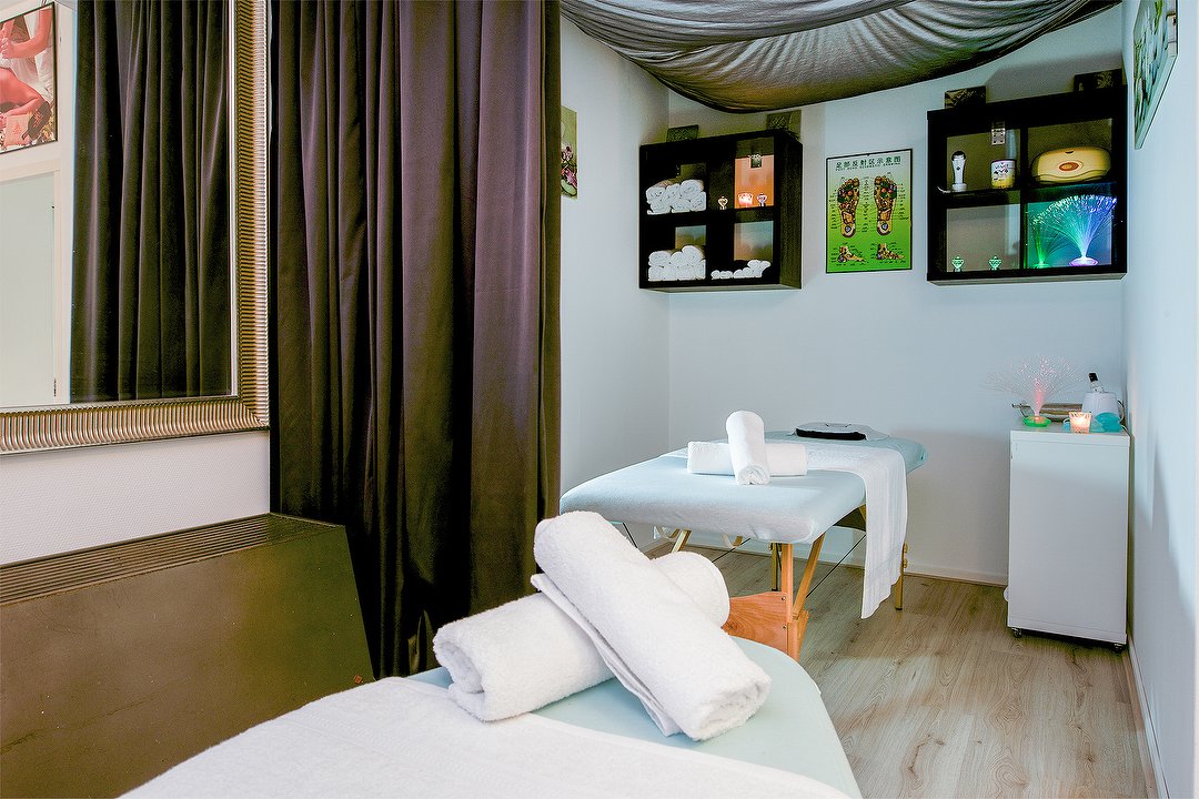 Azra beautysalon, Schiedam, Zuid-Holland