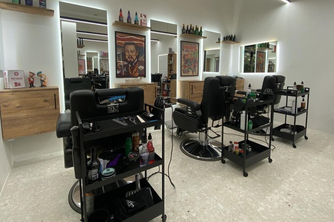Hair Games, Ἰλιον, Αττική