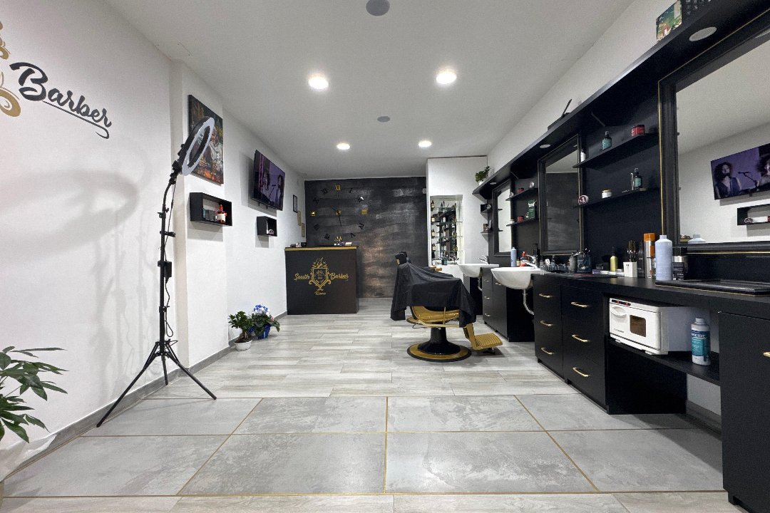 South Rome barber, Centocelle, Roma