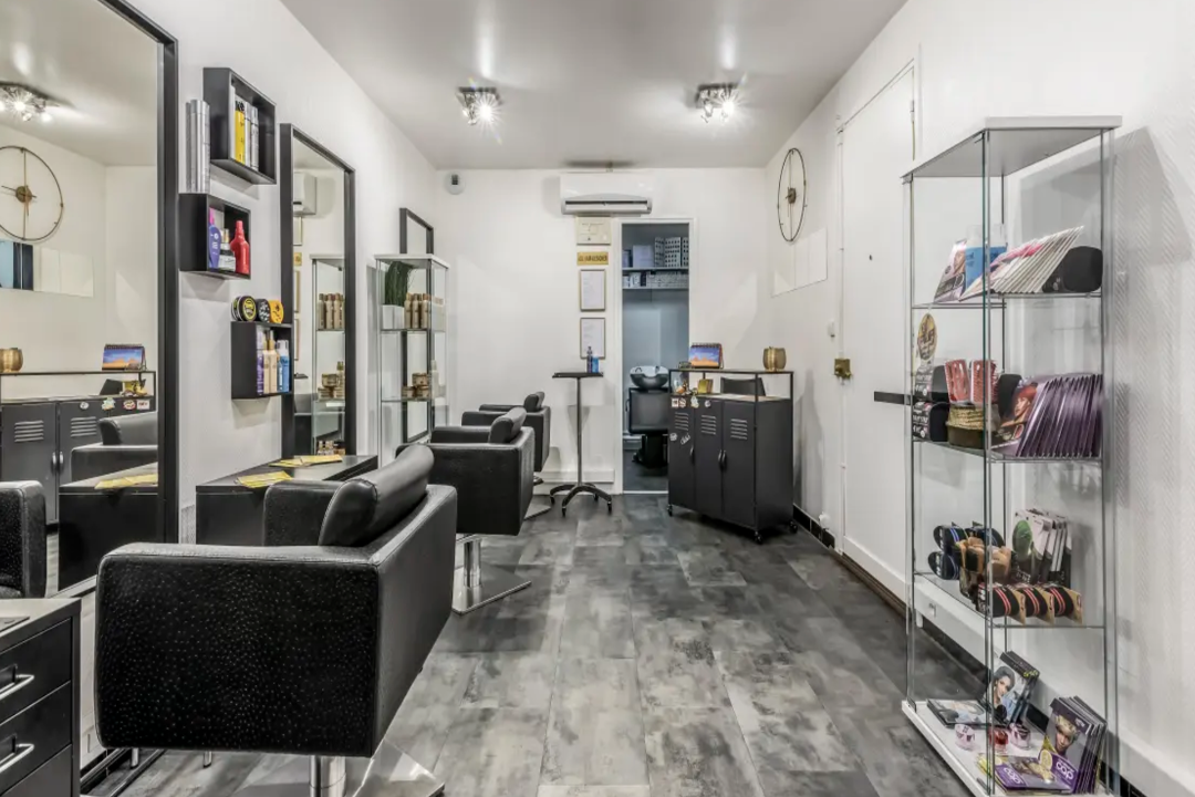 Adi Hair Designer, Mont des Arts