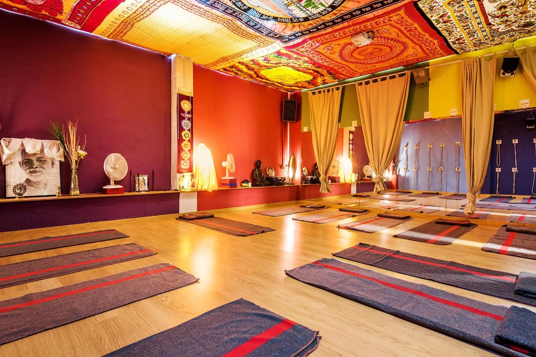 Anahata Centro de Masajes y Terapias Naturales, Cuatro Caminos, Madrid