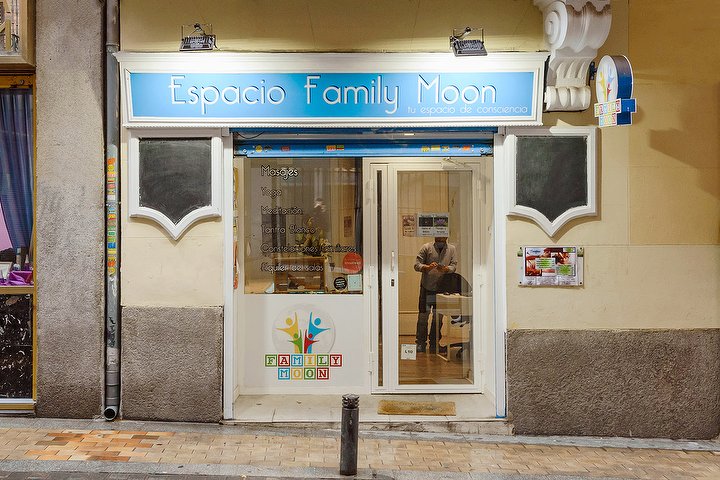 vestirse Ninguna nudo Espacio Family Moon | Centro de Masajes en Malasaña, Madrid - Treatwell