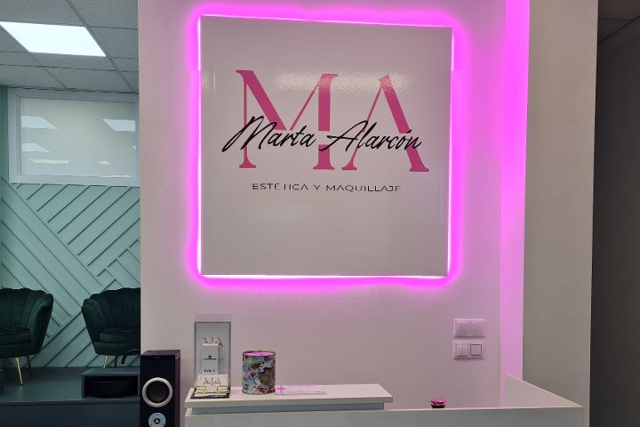 Marta Alarcon Estética y Maquillaje - Onglerie Alcalá de Henares - Photo de galerie - OneBooking