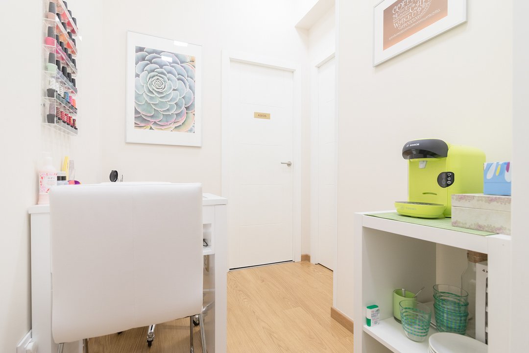 Belleza Sapphira Arturo Soria 42, Concepción, Madrid
