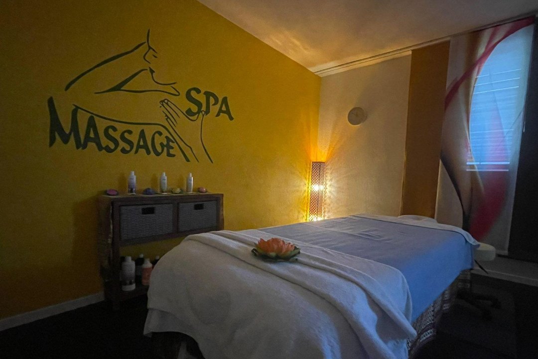 Ratanaphon Thai Massage & Spa, Otelfingen, Kanton Zürich