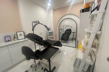 Laura Pacnoa Beauty Specialist