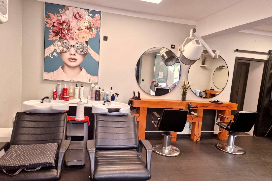 Friseur Haarengel, Karl-Preis-Platz, München