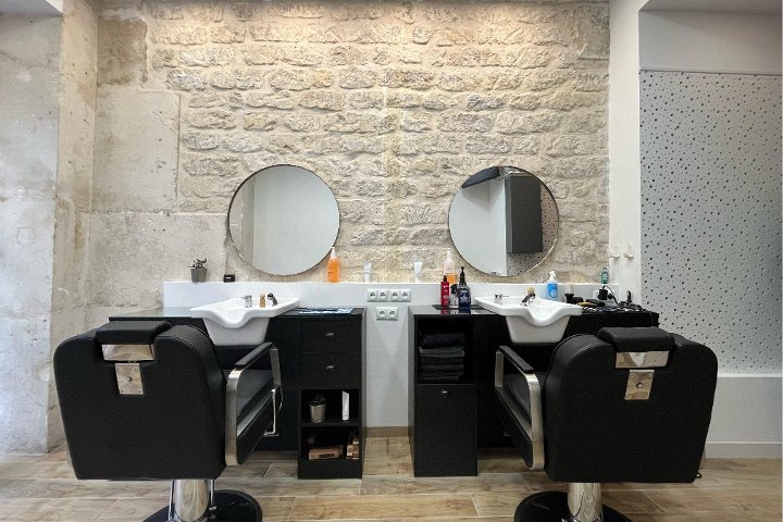 Le Barbier Voltaire - Barbier Paris - Photo de couverture - OneBooking