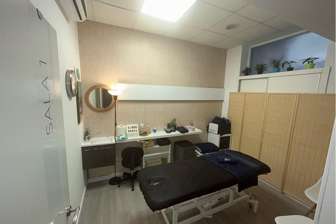 Psicología, Osteopatía, Fisioterapia y Nutrición Centro Cinco Sentidos, B. Salamanca, Madrid