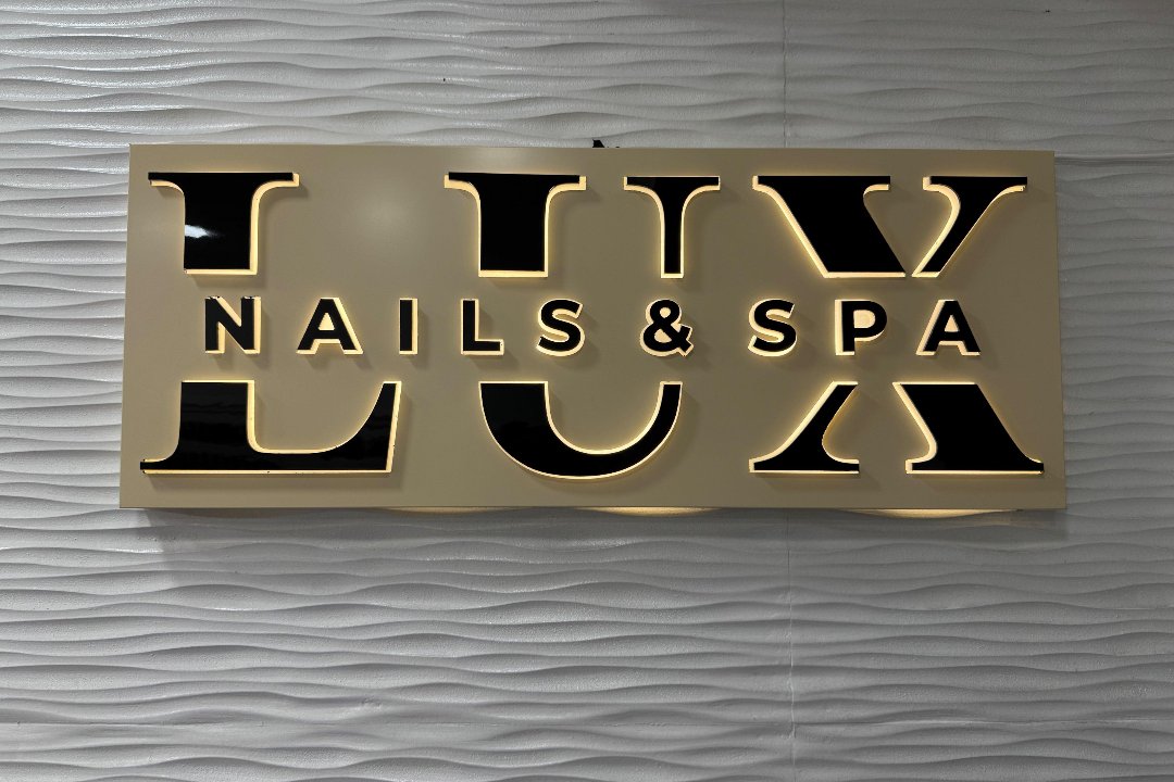 Lux Nails Kensington, Kensington High Street, London