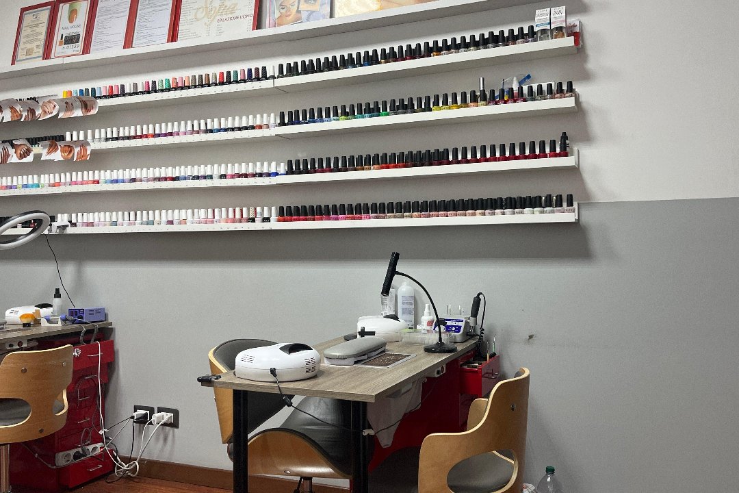 Sofia manicure, S. Agnese Annibaliano, Roma