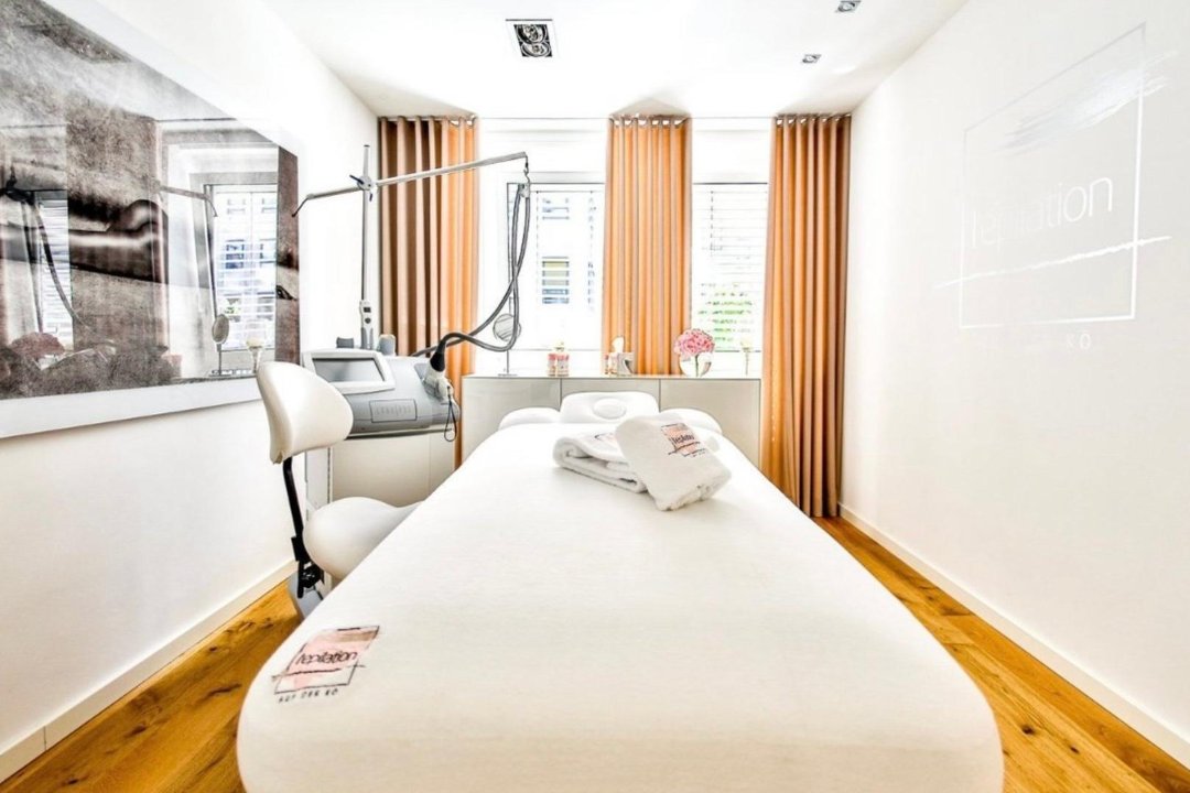 L'epilation auf der Kö, Königsallee, Düsseldorf