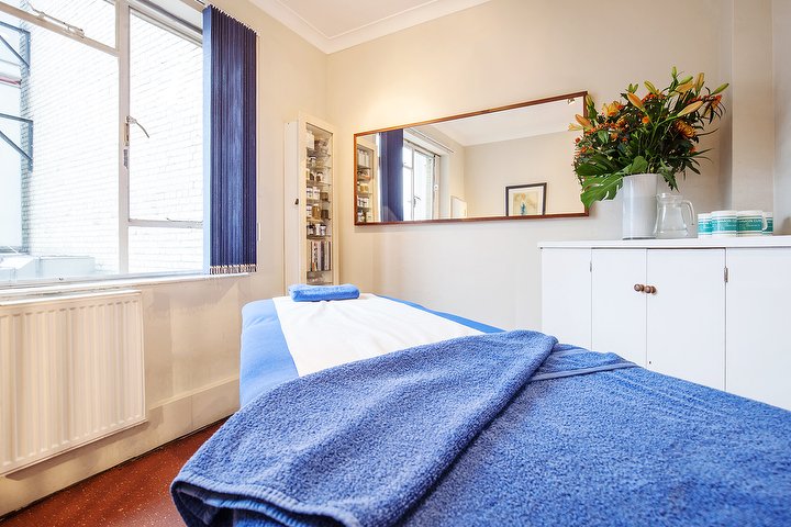 Amanda Rodgers Massage Therapy Treatment Room Wellness In Clapham
