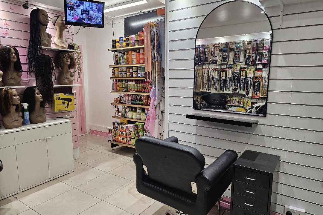 La Diva Hair Salon Portsmouth, Fratton Railway Station, Hampshire