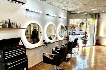 OASIS Hair & Beauty Salón