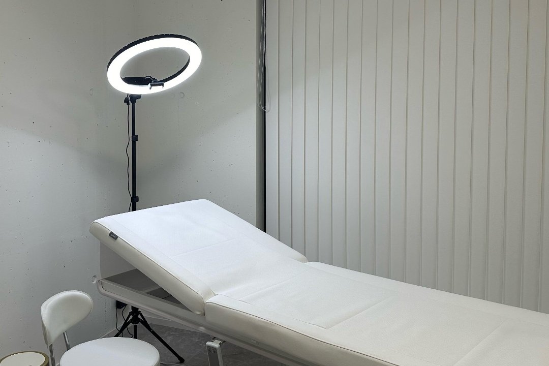 Sofia Aesthetics, Root, Kanton Luzern