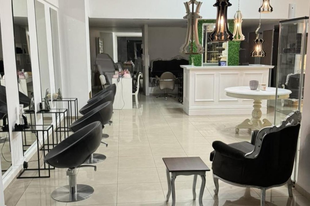 I AM Hair & Nail Room Δάφνη, Dafni, Attica