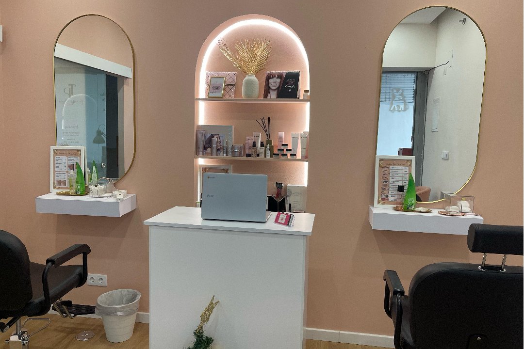 Taty Paranhos Beauty Studio, Amadora