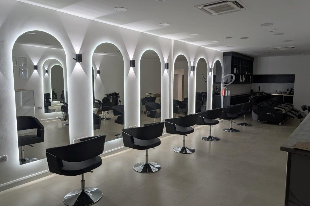 GISS Hair & Beauty, Ruislip Manor, London