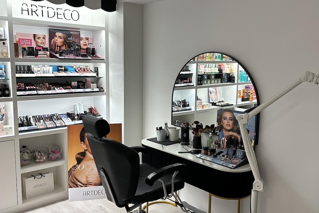 Beauty Salon 300th Avenue, Centre Castelldefels, Castelldefels