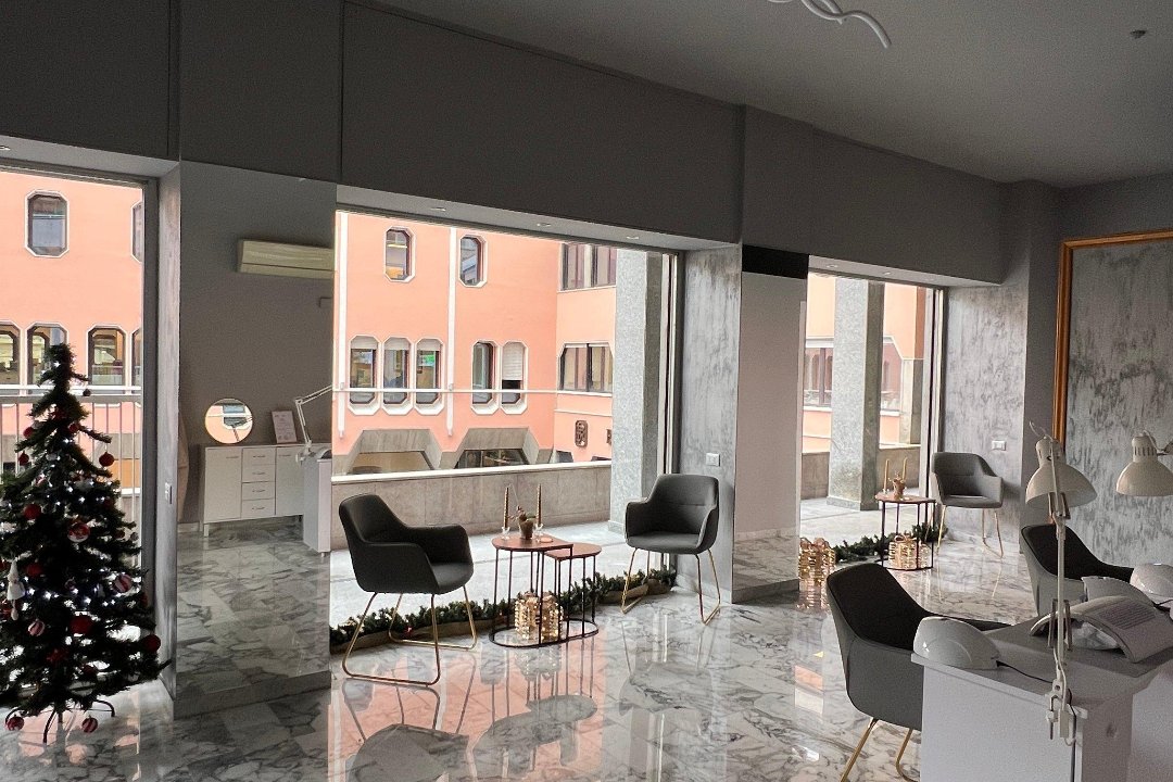 Loft Nails, San Vincenzo, Genova