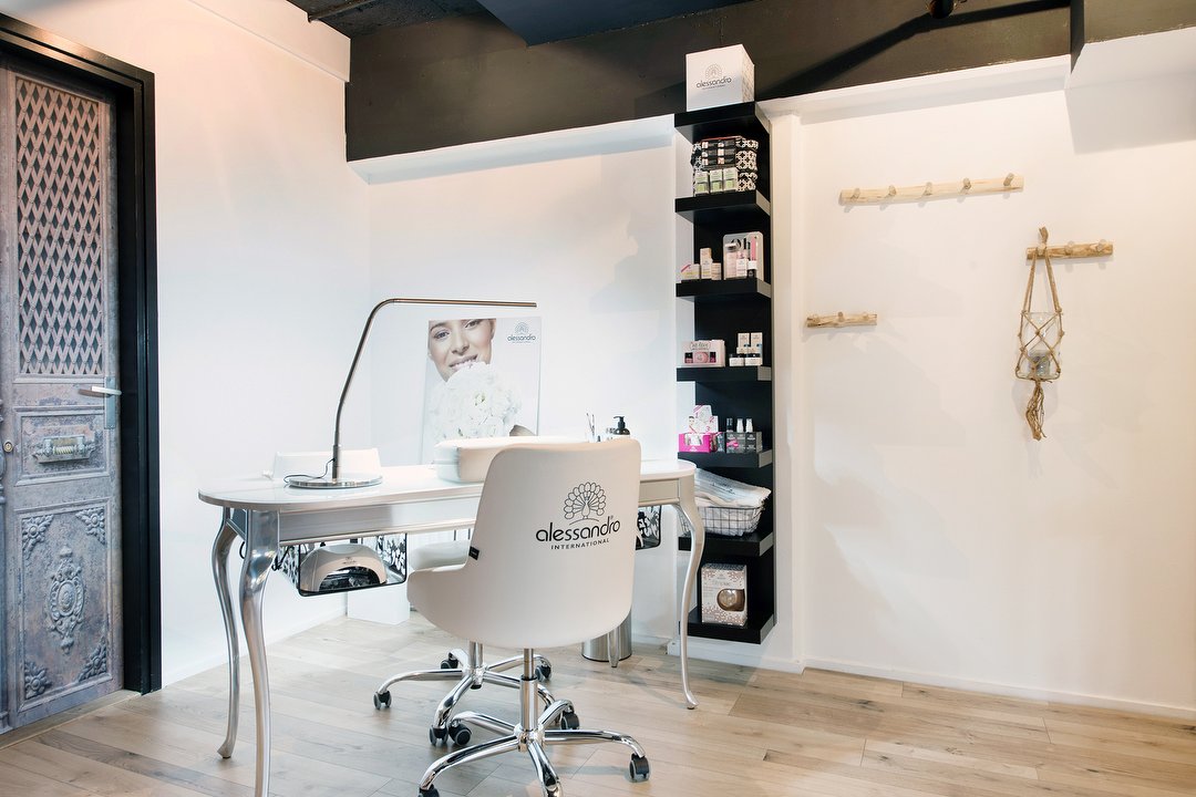 The Nail Lounge by O La La, Koningin Julianaplein, Zuid-Holland