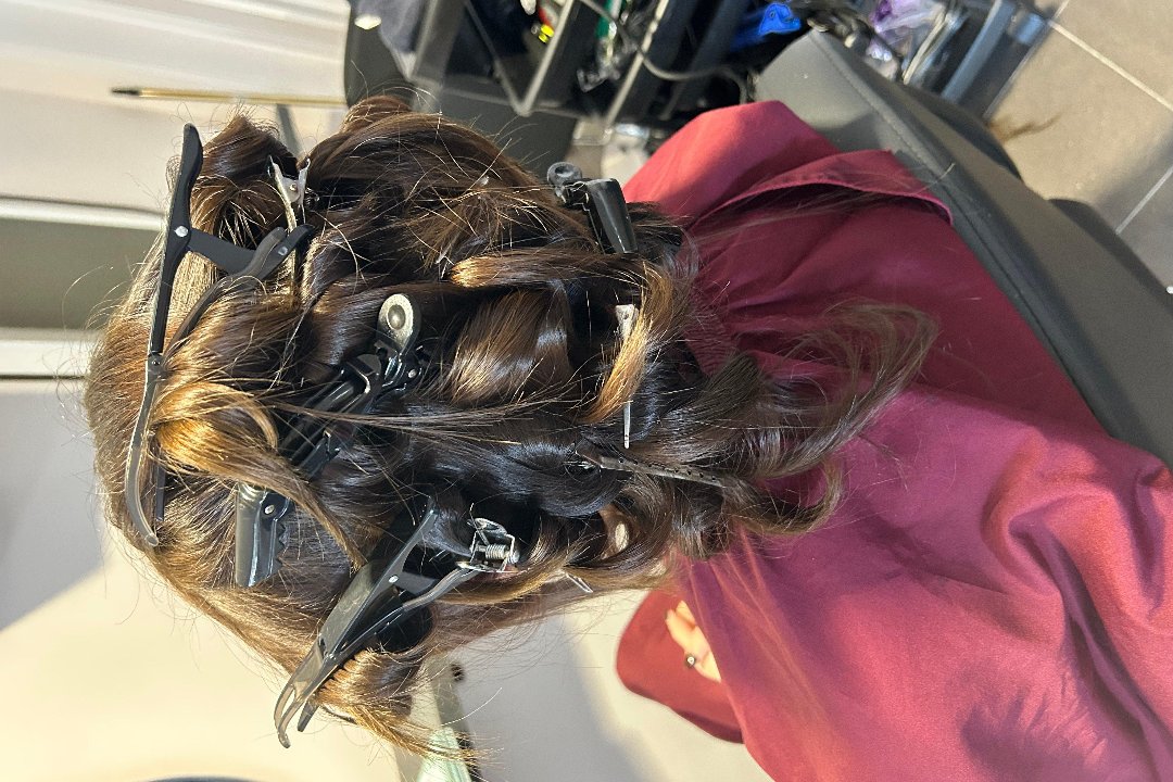 loVely hair salon, Santa Maria delle Mole, Lazio