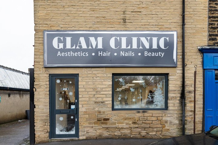 Glam Clinic - Sourcils & cils Stanningley - Photo de galerie - OneBooking