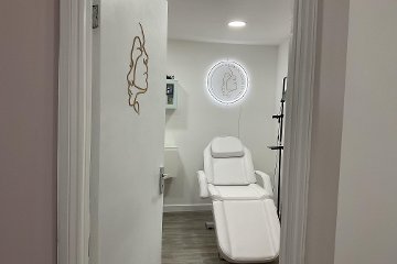 Glowing Essence Clinic