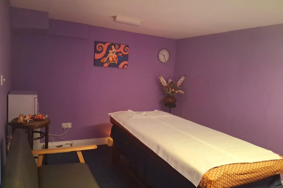 Mee Tawan Thai Massage Ealing, Ealing Broadway Centre, London